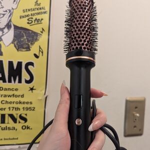 Black and Pink Hair Styling Brush